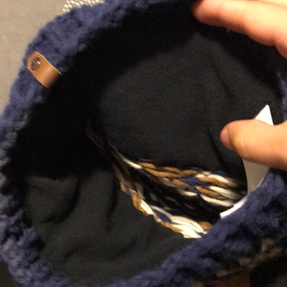 Roxy Toque - Picture 4 of 4